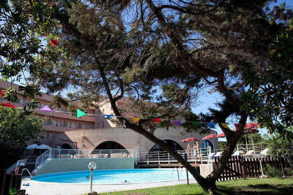 Hotel Club Esse Roccaruja 4*